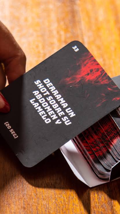 JUEGOS DE CARTAS HOT